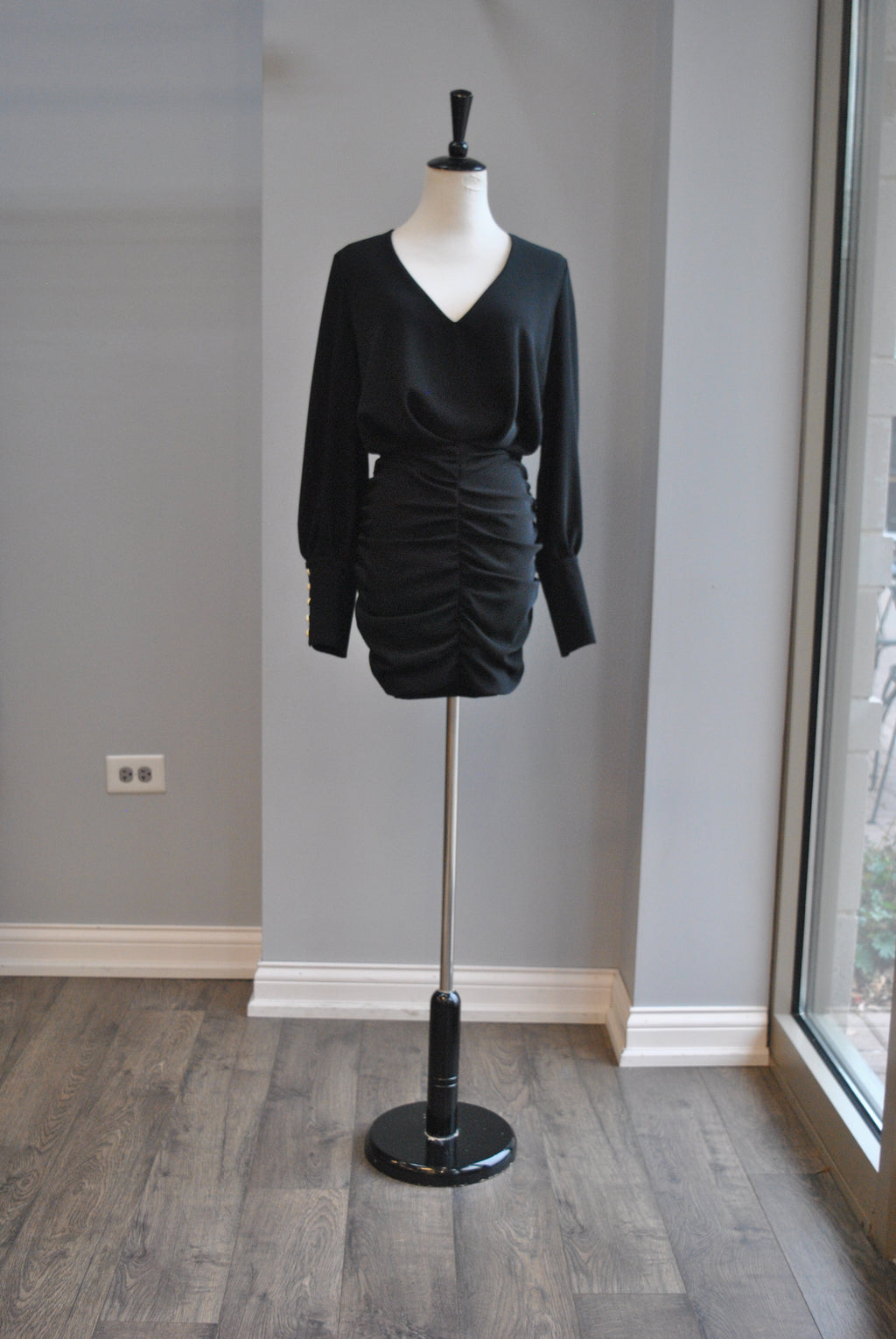 BLACK MINI PARTY DRESS WITH RUSHING