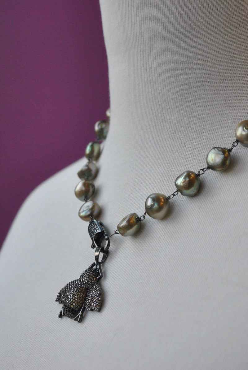 OLIVE GREEN FRESHWATER PEARLS NECKLACE WITH A BEE PENDANT