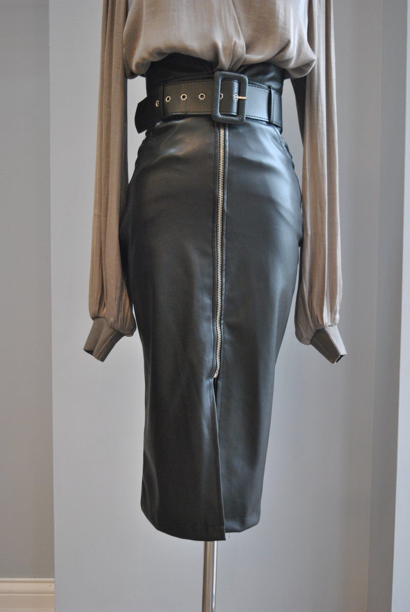 BLACK FAUX LEATHER HIGH WAISTED PENCIL SKIRT WITH A ZIPPER AND A BELT