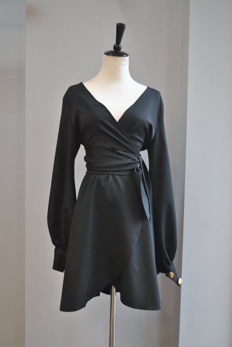 BLACK FIT AND FLAIR DRESS