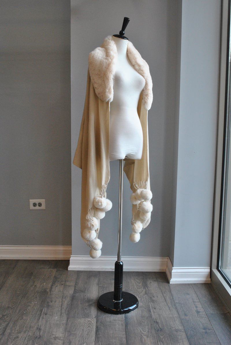 LIGHT CREAM POM POM SHAWL WITH FAUX FUR