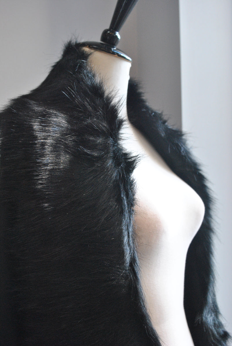 BLACK SHAWL WITH FAUX FUR