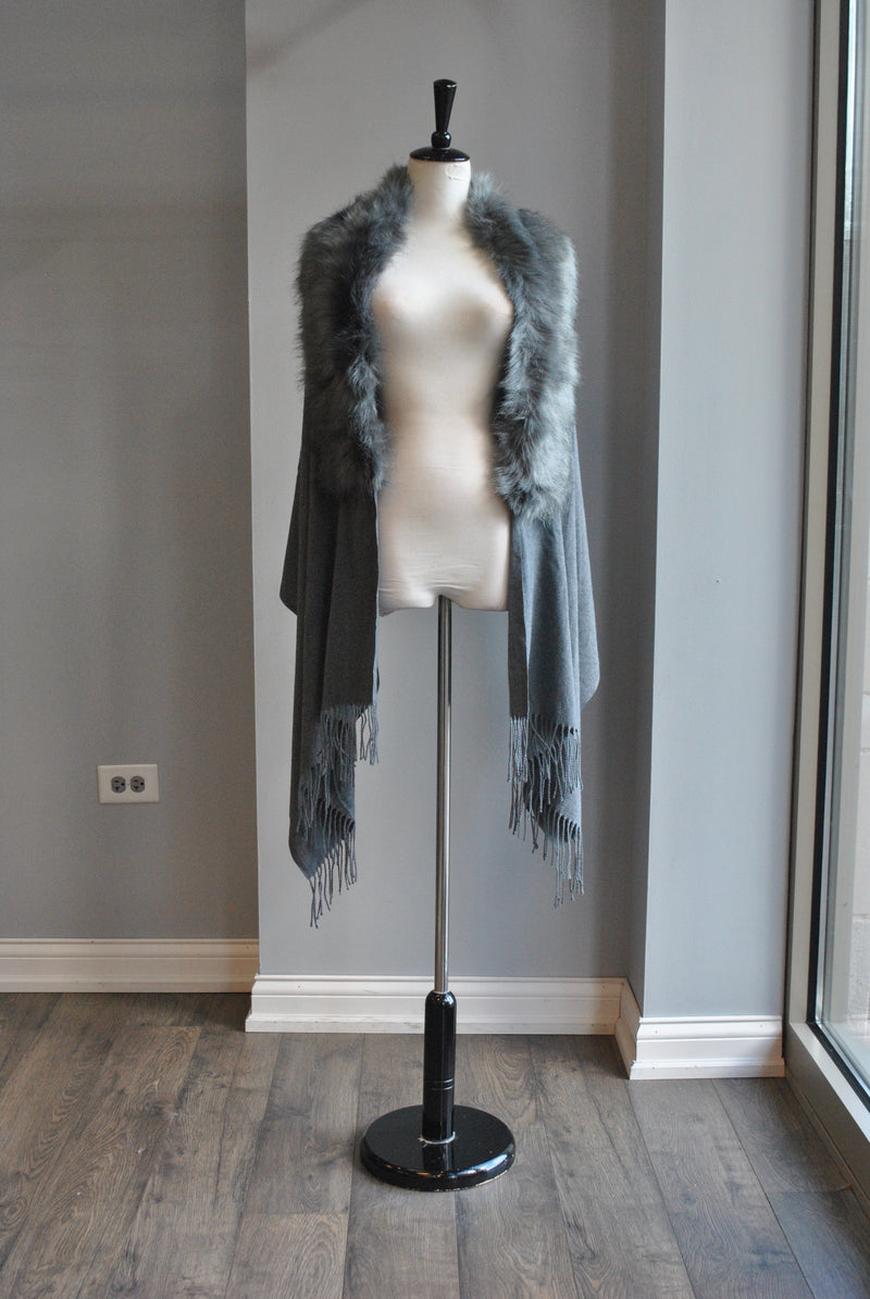 CHARCOAL GREY SHAWL WITH FAUX FUR