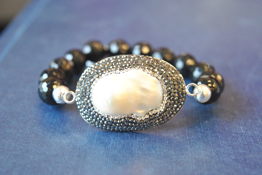 BLACK ONYX MOTHER OF PEARL AND SWAROVSKI CRYSTALS STRETCHY BRACELET