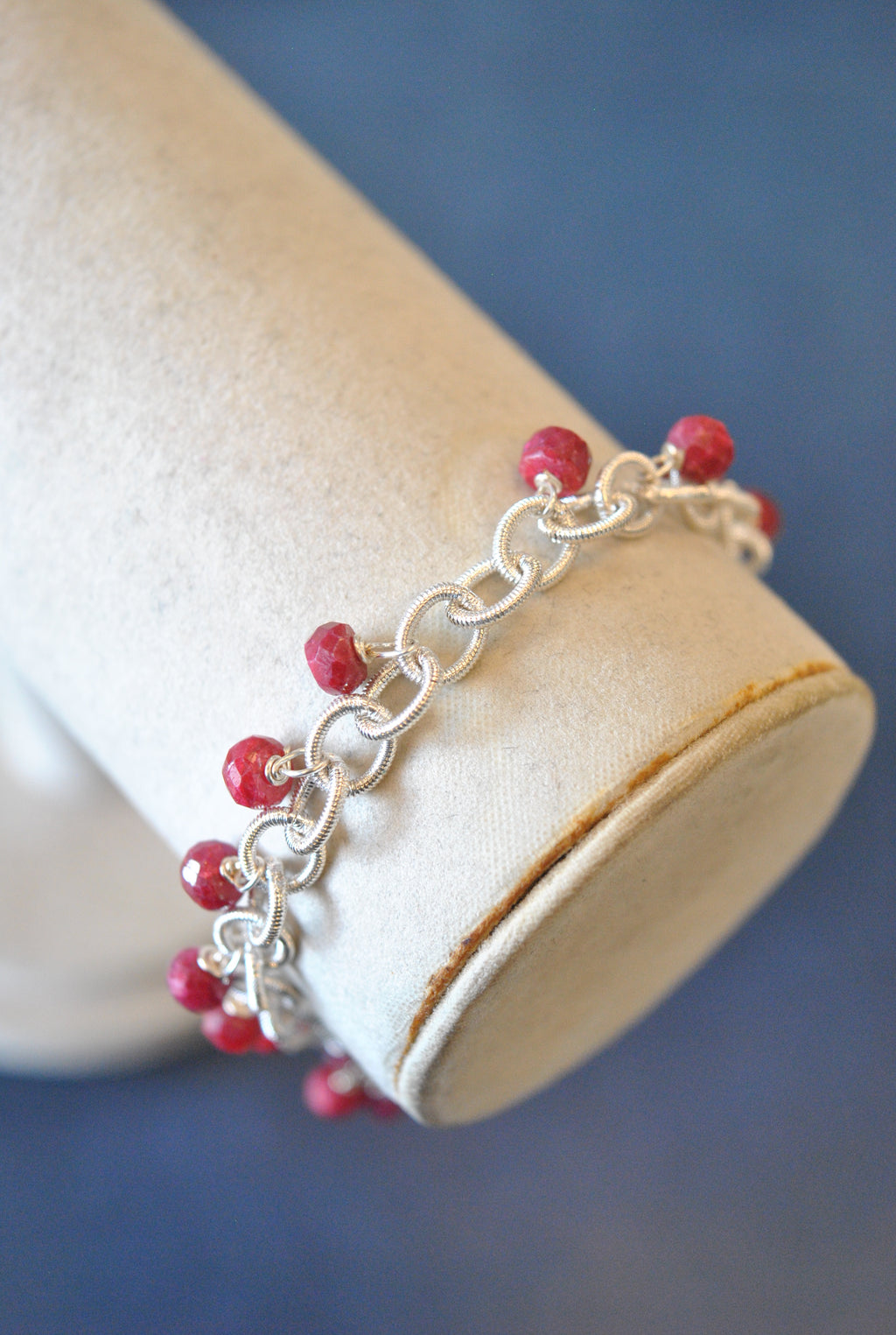 RUBY JADE AND RHINESTONES BEE CHARM BRACELET