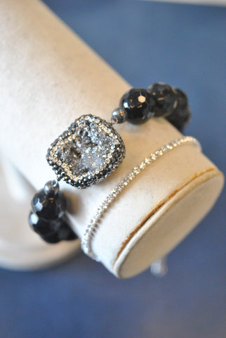 BLACK ONYX MOTHER OF PEARL AND SWAROVSKI CRYSTALS STRETCHY BRACELET