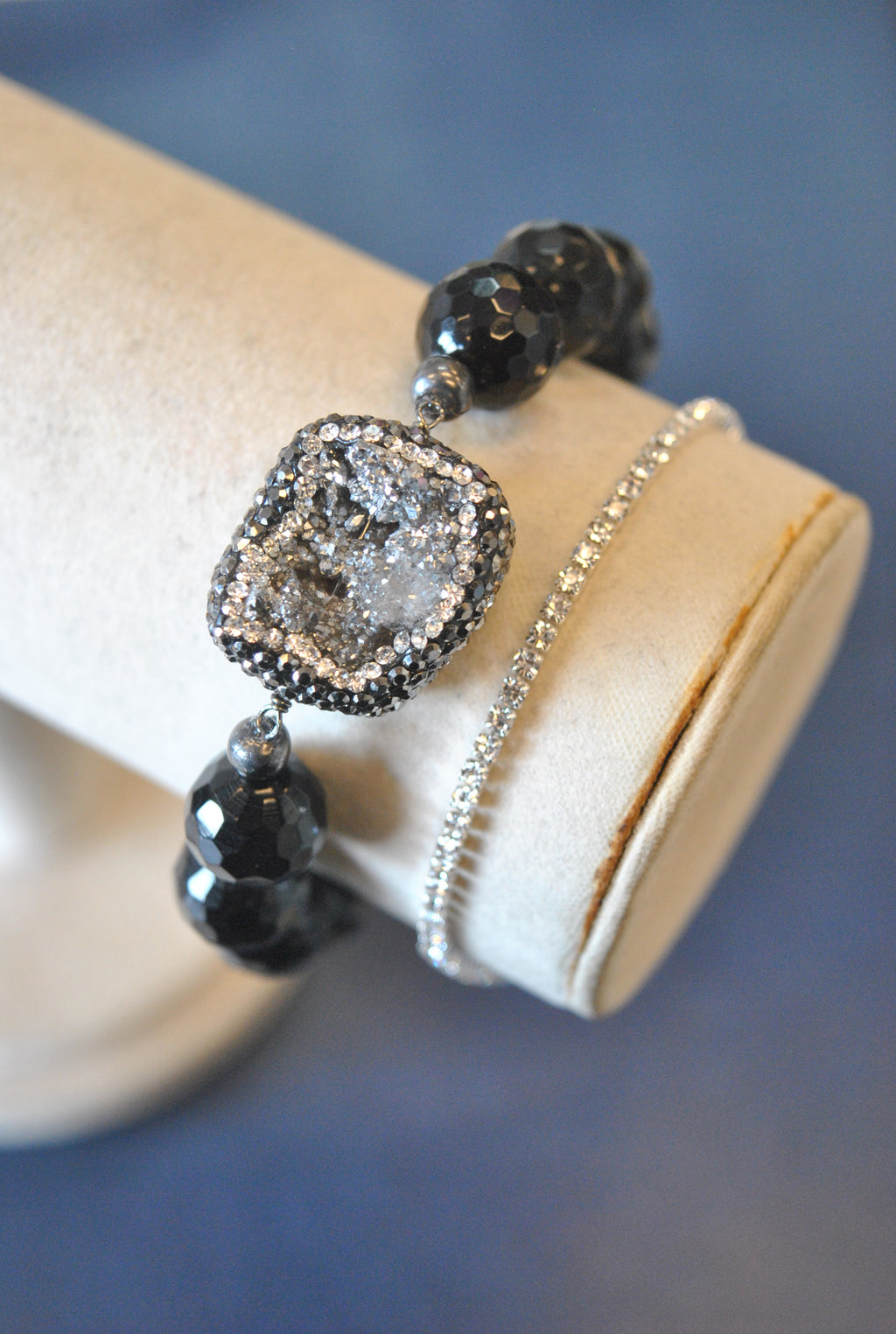 BLACK ONYX SILVER DRUZY AND SWAROVSKI CRYSTALS STRETCHY BRACELET SET