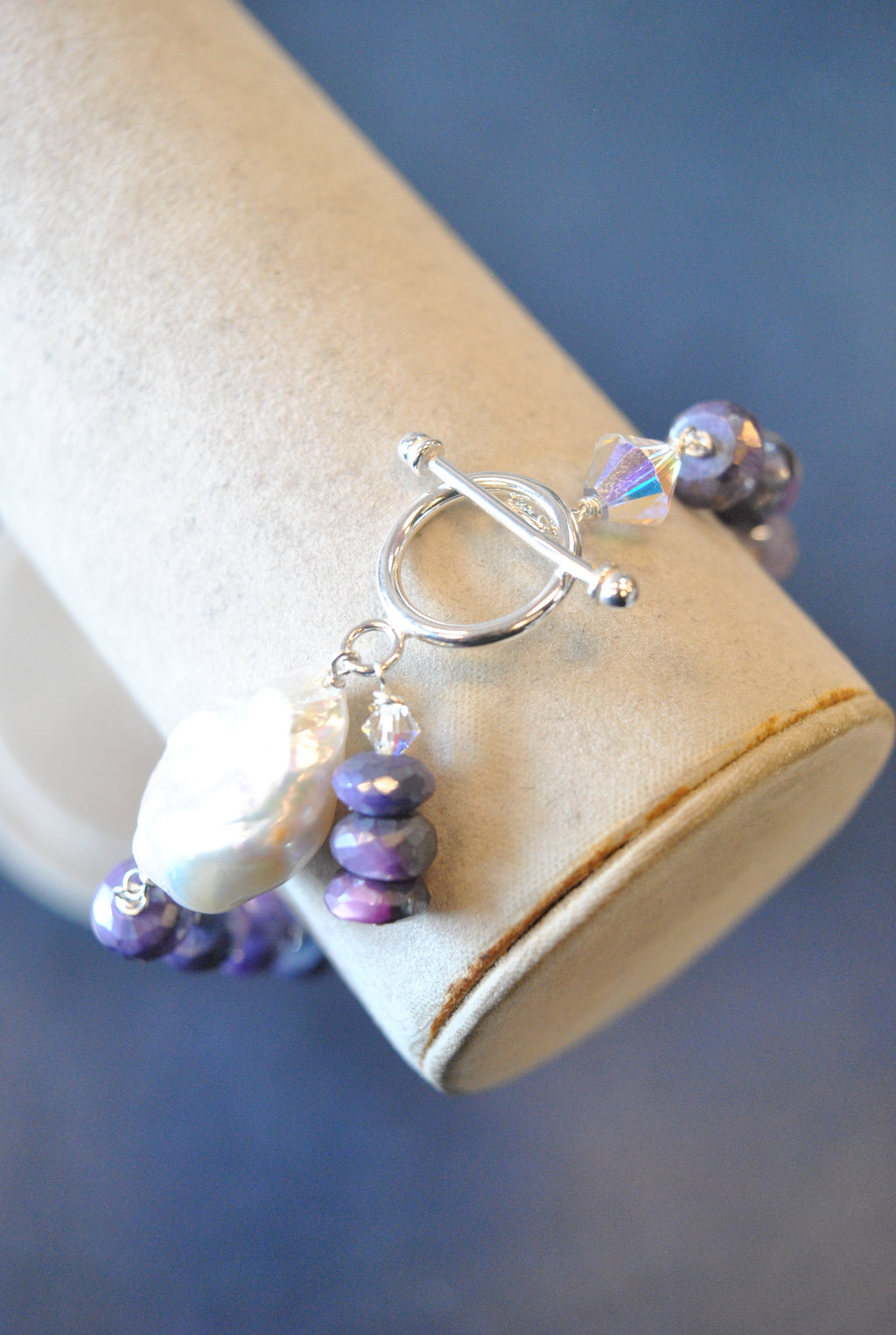 PURPLE MOONSTONE AND WHITE FRESHWATER PEARL BRACELET