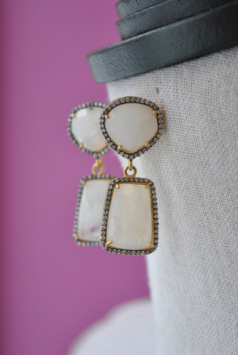 MOONSTONE AND RHINESTONES ON GOLD STATEMENT ELEGANT EARRINGS