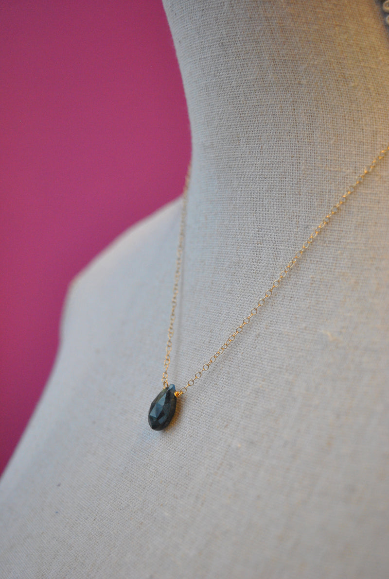 DARK BLUE LABRADORITE TEARDROP DELICATE NECKLACE ON GOLD