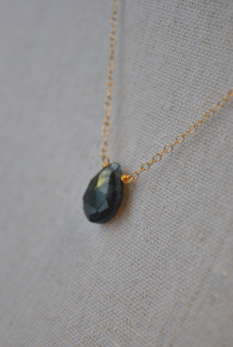 DARK BLUE LABRADORITE TEARDROP DELICATE NECKLACE ON GOLD