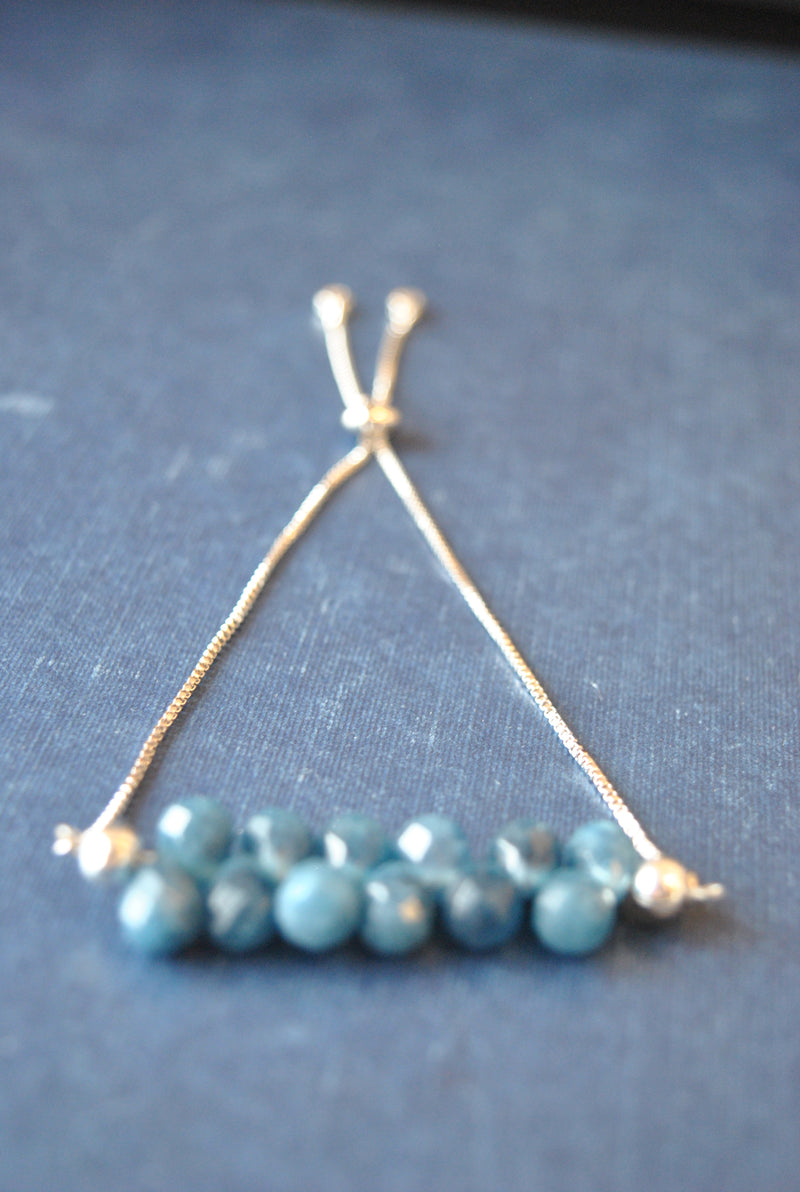 BLUE STONE TEARDROPS ADJUSTBALE DELICATE BRACELET