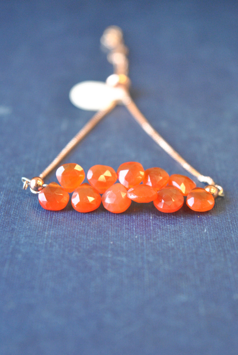 ORANGE CARNELIAN TEARDROPS ADJUSTABLE DELICATE BRACELET