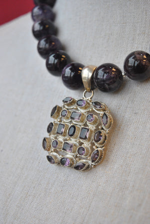 DEEP PURPLE AMETHYST STATEMENT NECKLACE WITH A AMETHYST CHARM