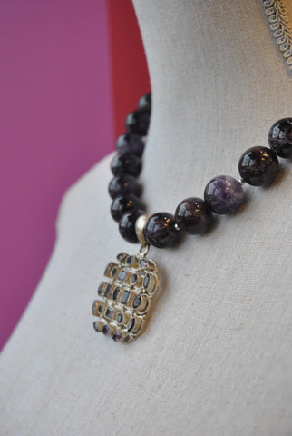 CARNELIAN AND SWAROVSKI CRYSTALS NECKLACE
