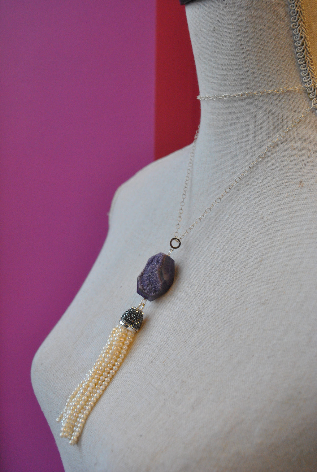 PURPLE AGATE AND FRESHWATER PEARLS PENDANT