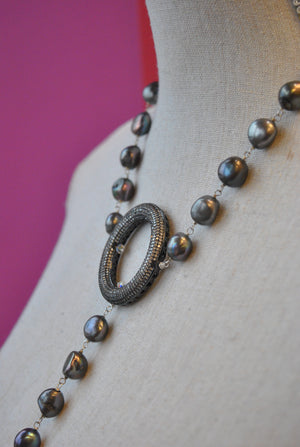 PEACOCK FRESHWATER PEARLS AND RHINESTNES ODROP STATEME