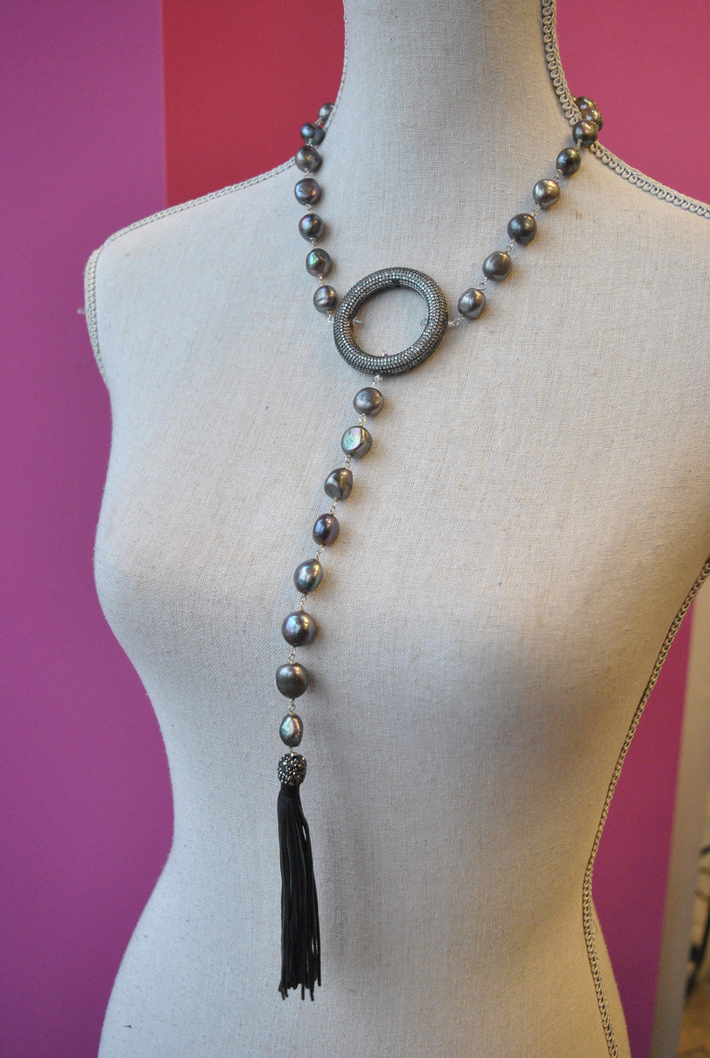 PEACOCK FRESHWATER PEARLS AND RHINESTNES ODROP STATEME