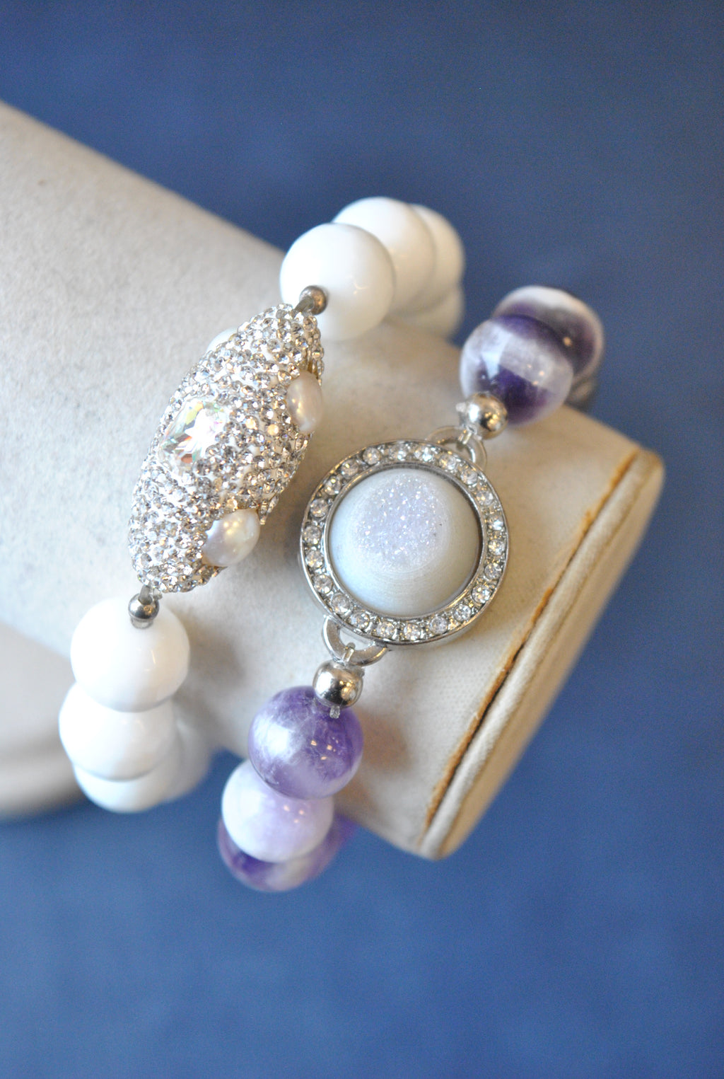 AMETHYST WHITE ONYX DRUZY AND SWAROVSKI CRYSTALS STRETCHY BRACELET SET