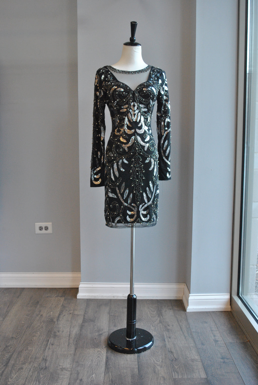 BLACK SEQUIN AND BEADS MINI PARTY DRESS