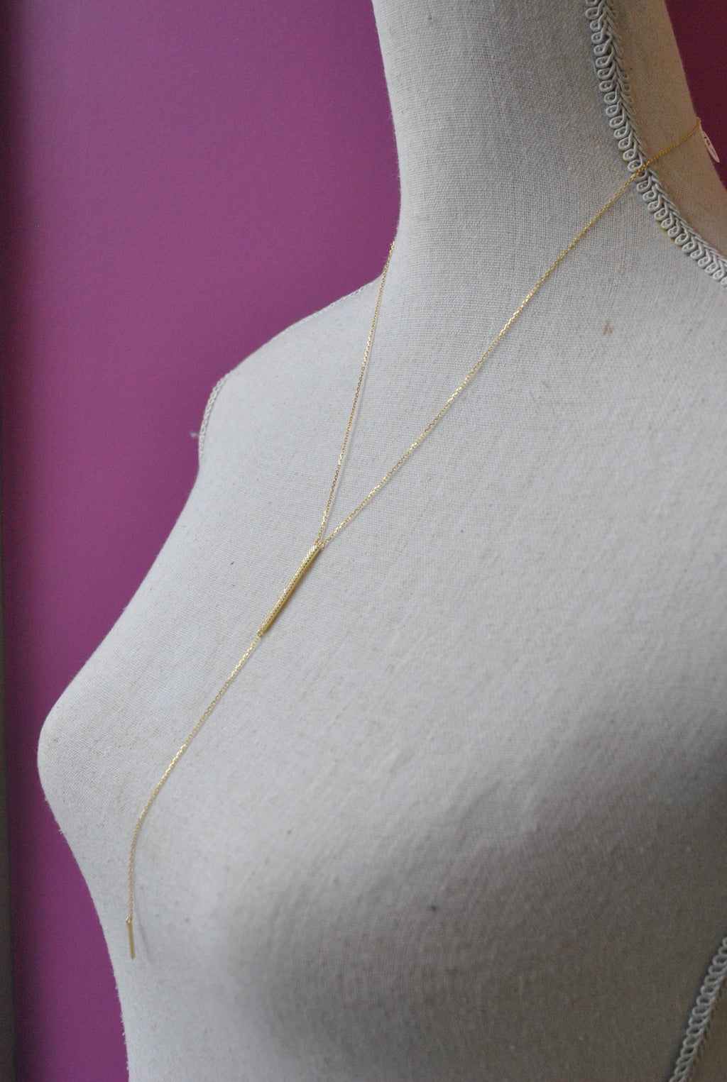 GOLD DELICATE DROP NECKLACE