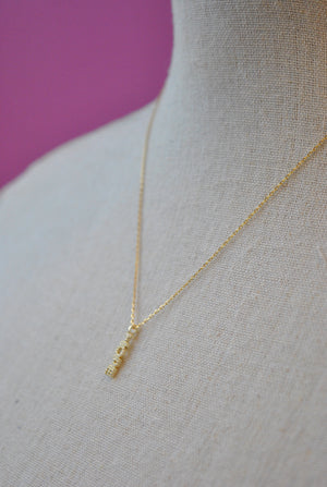 DELICATE GOLD NECKLACE WITH "HOPE" CHARM