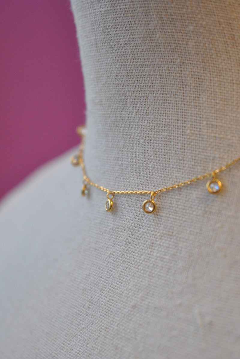 GOLD DELICATE CRYSTAL CHARMS CHOKER STYLE NECKLACE