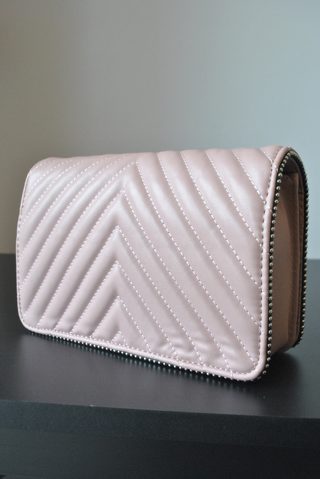 BLUSH PINK CROSSBODY HANDBAG WITH SILVER CHAIN
