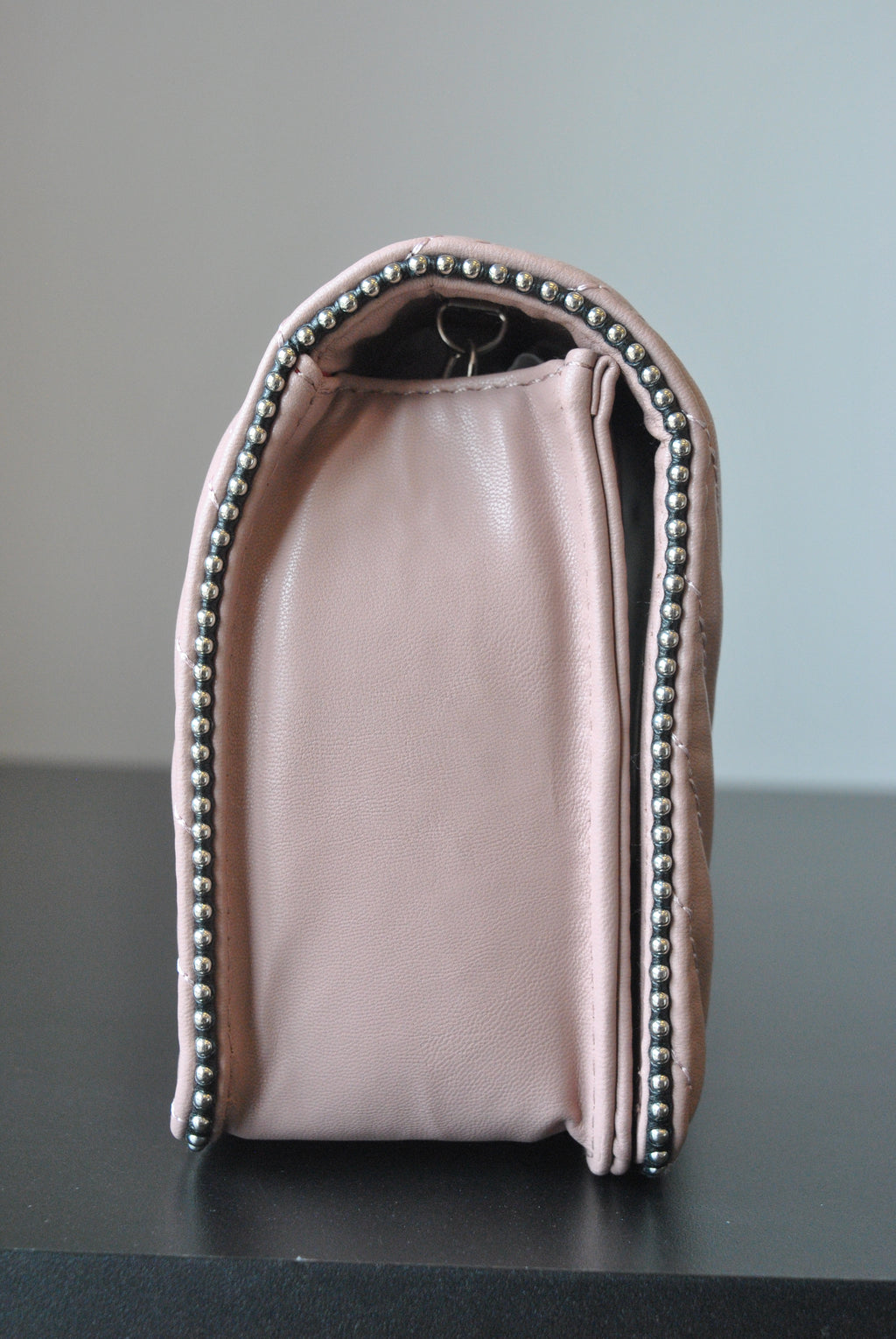 BLUSH PINK CROSSBODY HANDBAG WITH SILVER CHAIN