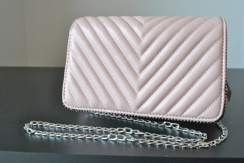 BLUSH PINK CROSSBODY HANDBAG WITH SILVER CHAIN