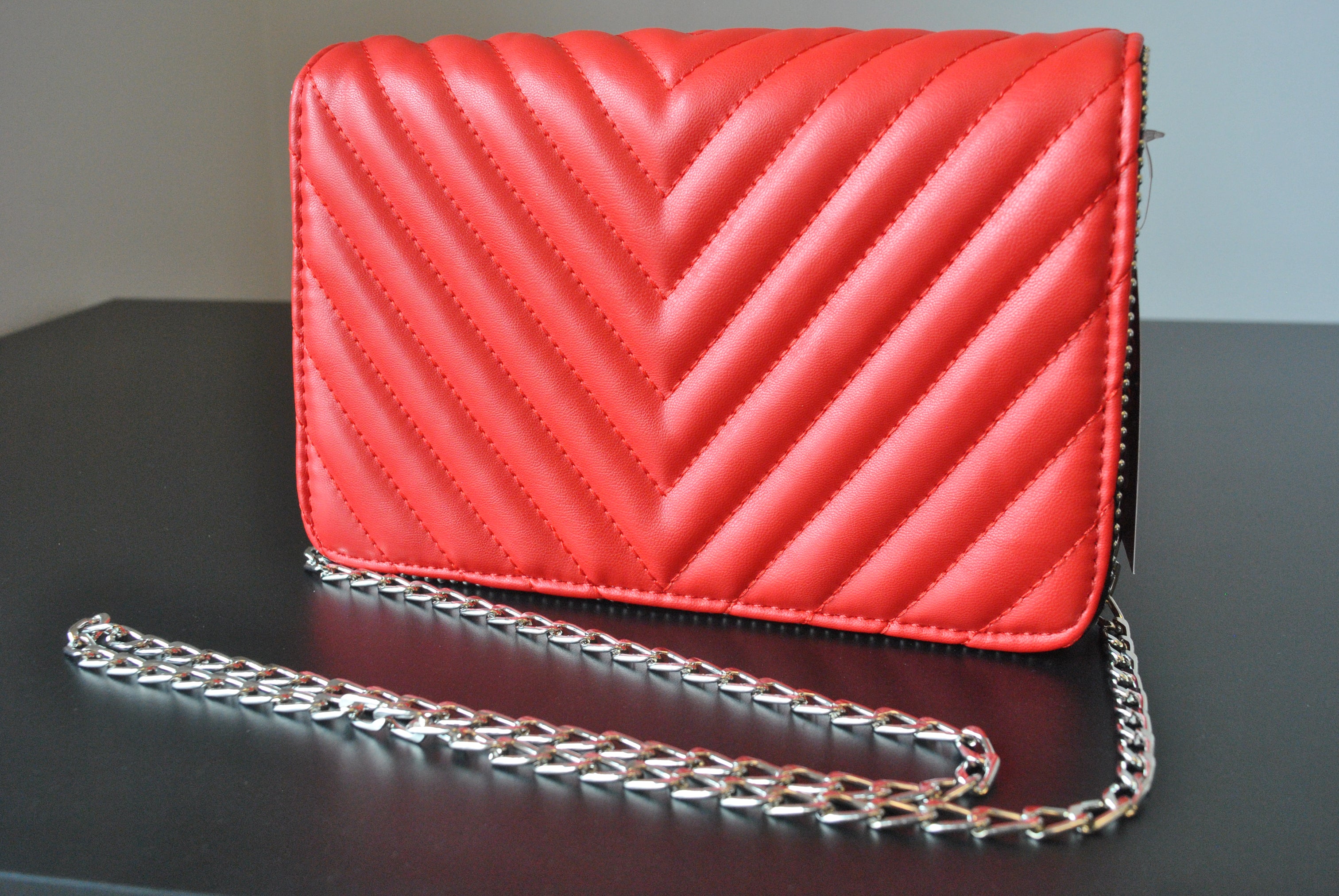 期間限定価格 chiiiibag 美品 ボストン レッド お盆休み限定価格 chiiiibag 美品 ボストン レッド - メルカリ