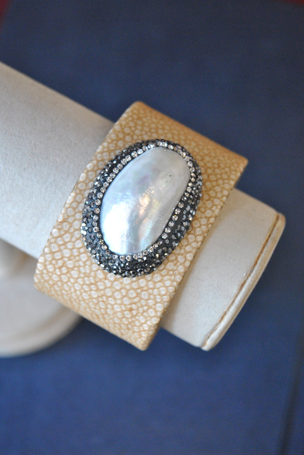 BEIGE ECO LEATHER CUFF WITH WHITE SHELL AND SWAROVSKI CRYSTALS