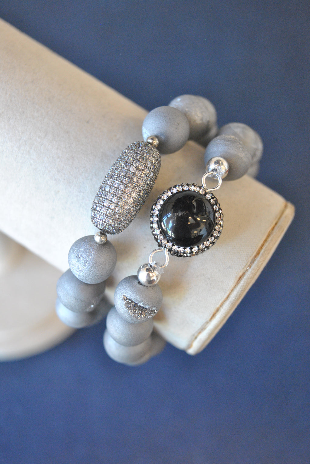SILVER FROZEN AGATE STRETCHY BRACELETS SET