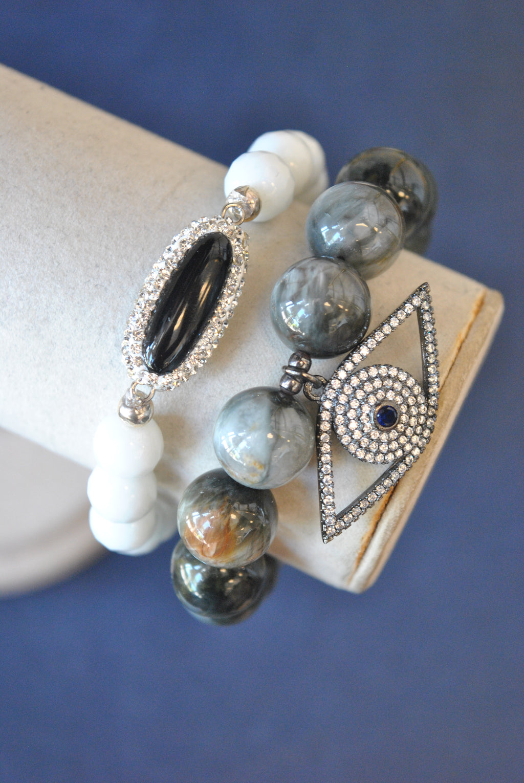 WHITE AND BLACK ONYX AND GREY EAGLE EYE STRETCHY BRACELETS SET