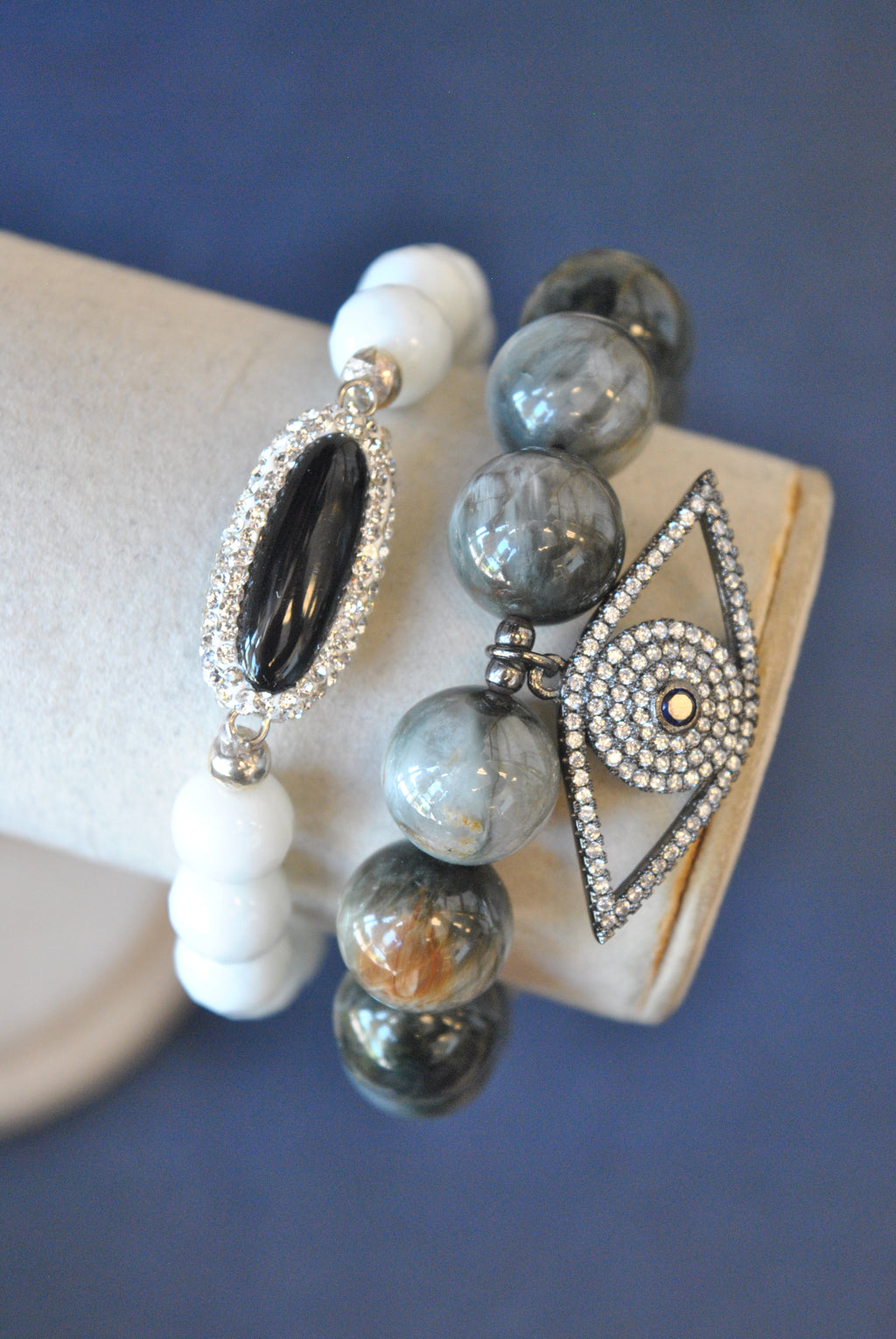 WHITE AND BLACK ONYX AND GREY EAGLE EYE STRETCHY BRACELETS SET