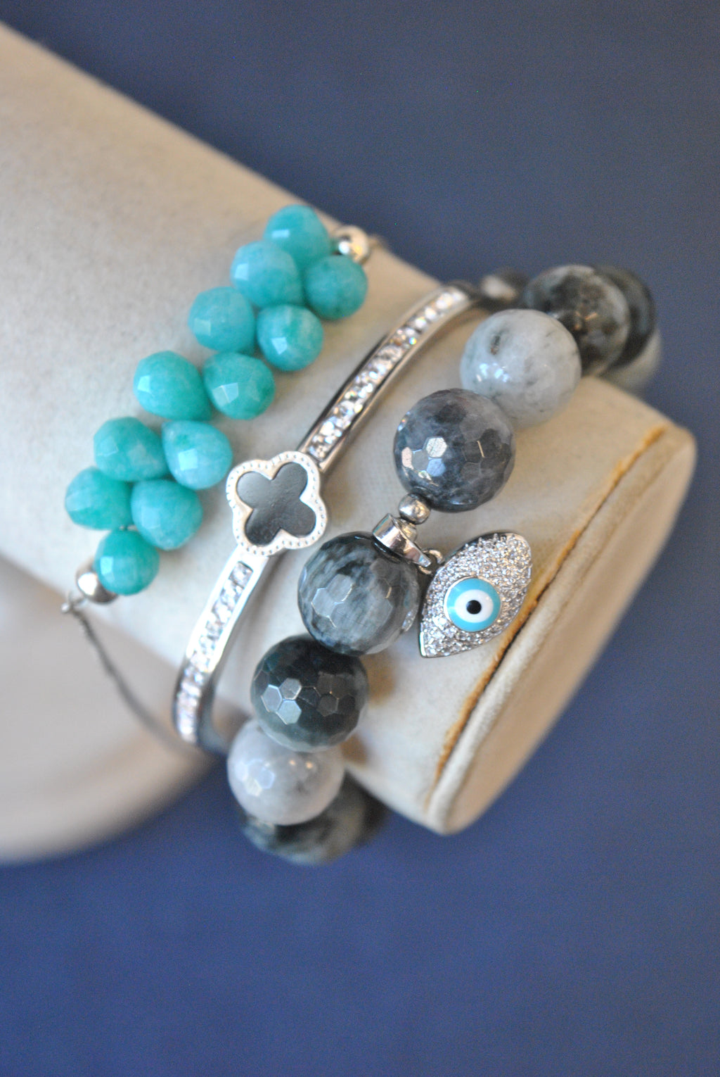 GREY EAGLE EYE GREEN JADE AND CRYSTAL BANGLE BRACELETS SET