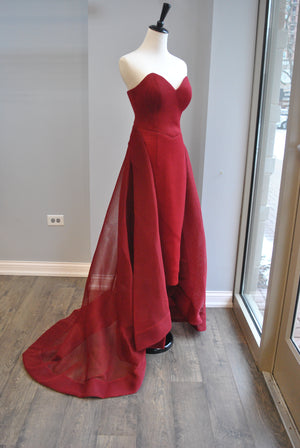 BURGUNDY STRAPLESS GOWN