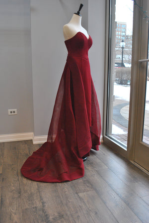 BURGUNDY STRAPLESS GOWN