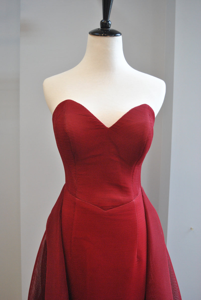 BURGUNDY STRAPLESS GOWN