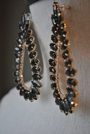 FASHION COLLECTION - BLACK CRYSTALS STAATEMENT EARRINGS