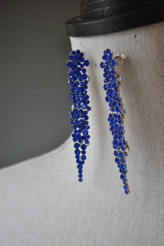 WHITE FRESHWATER PEARLS AND ROYAL BLUE