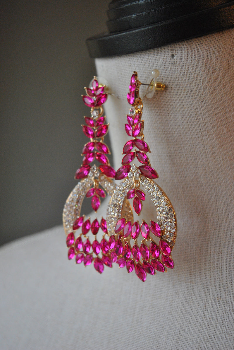 FASHION COLLECTION - MAGENTA CRYSTALS STATEMENT EARRINGS