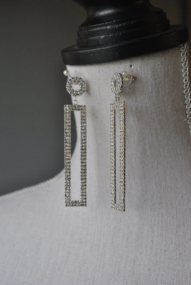 FASHION COLLECTION - WHITE CRYSTALS EARRINGS