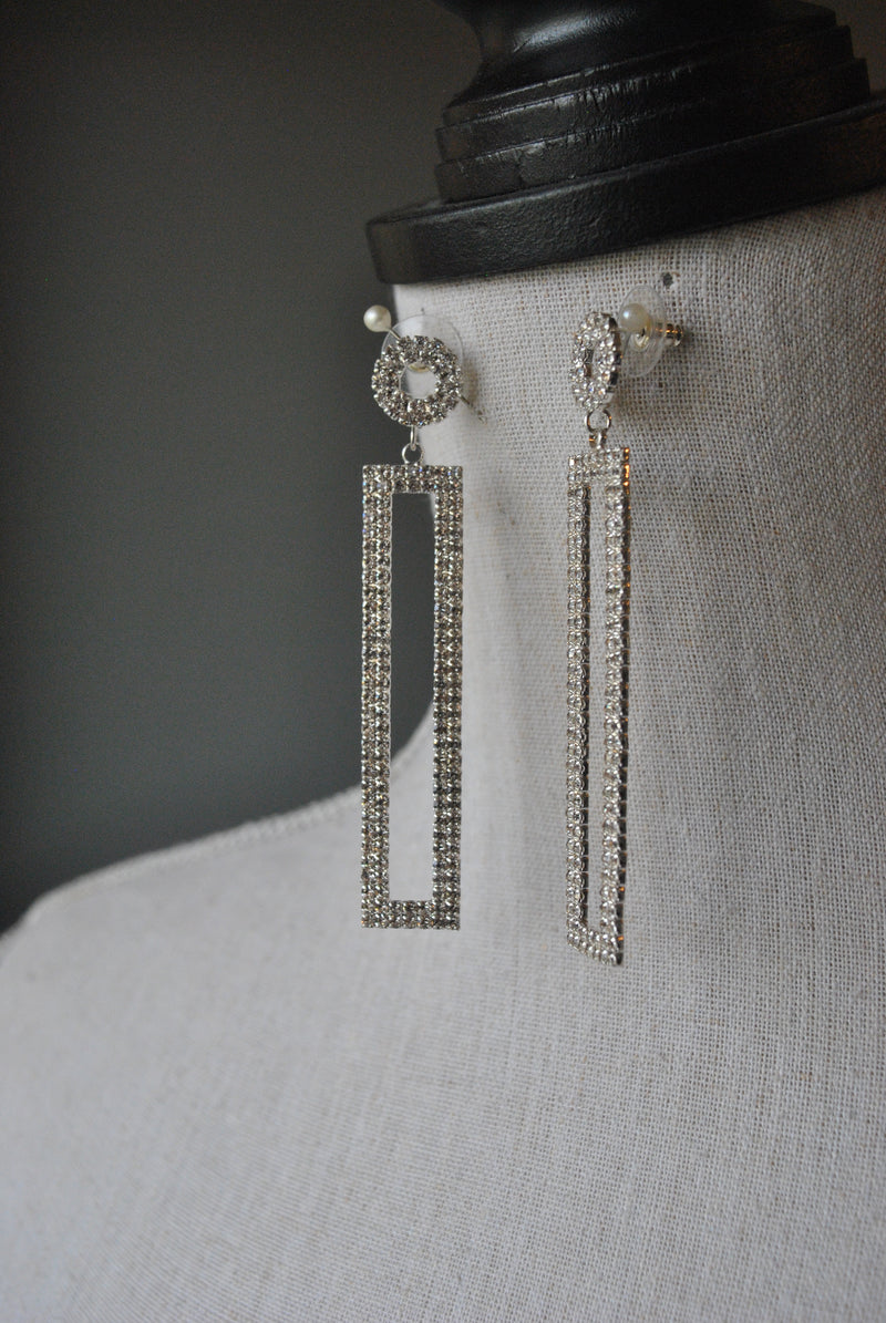 FASHION COLLECTION - WHITE CRYSTALS EARRINGS