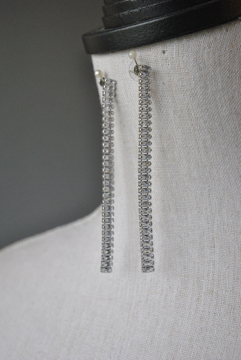 FASHION COLLECTION - CLEAR CRYSTALS LONG EARRINGS
