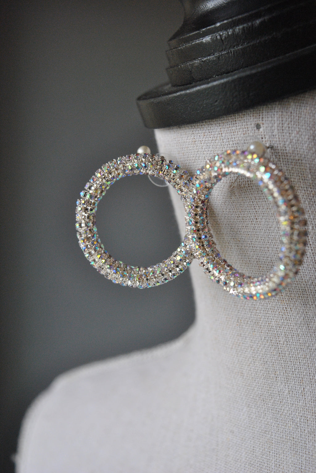 FASHION COLLECTION - CRYSTAL CLEAR SMALL HOOP STUDS
