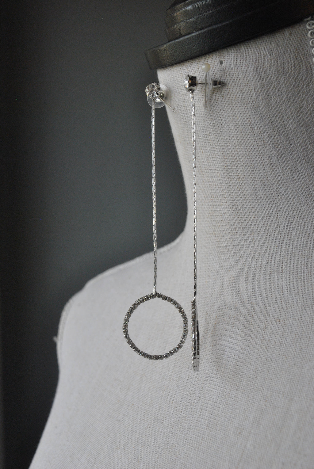 FASHION COLLECTION - CRYSTAL LONG DROP DELICATE EARRINGS