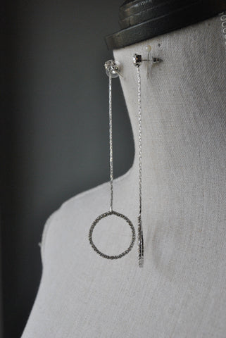 FASHION COLLECTION - BLACK TASSEL GOLD STATEMENT EARRINGS