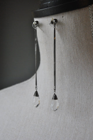 FASHION COLLECTION - BLACK TASSEL GOLD STATEMENT EARRINGS