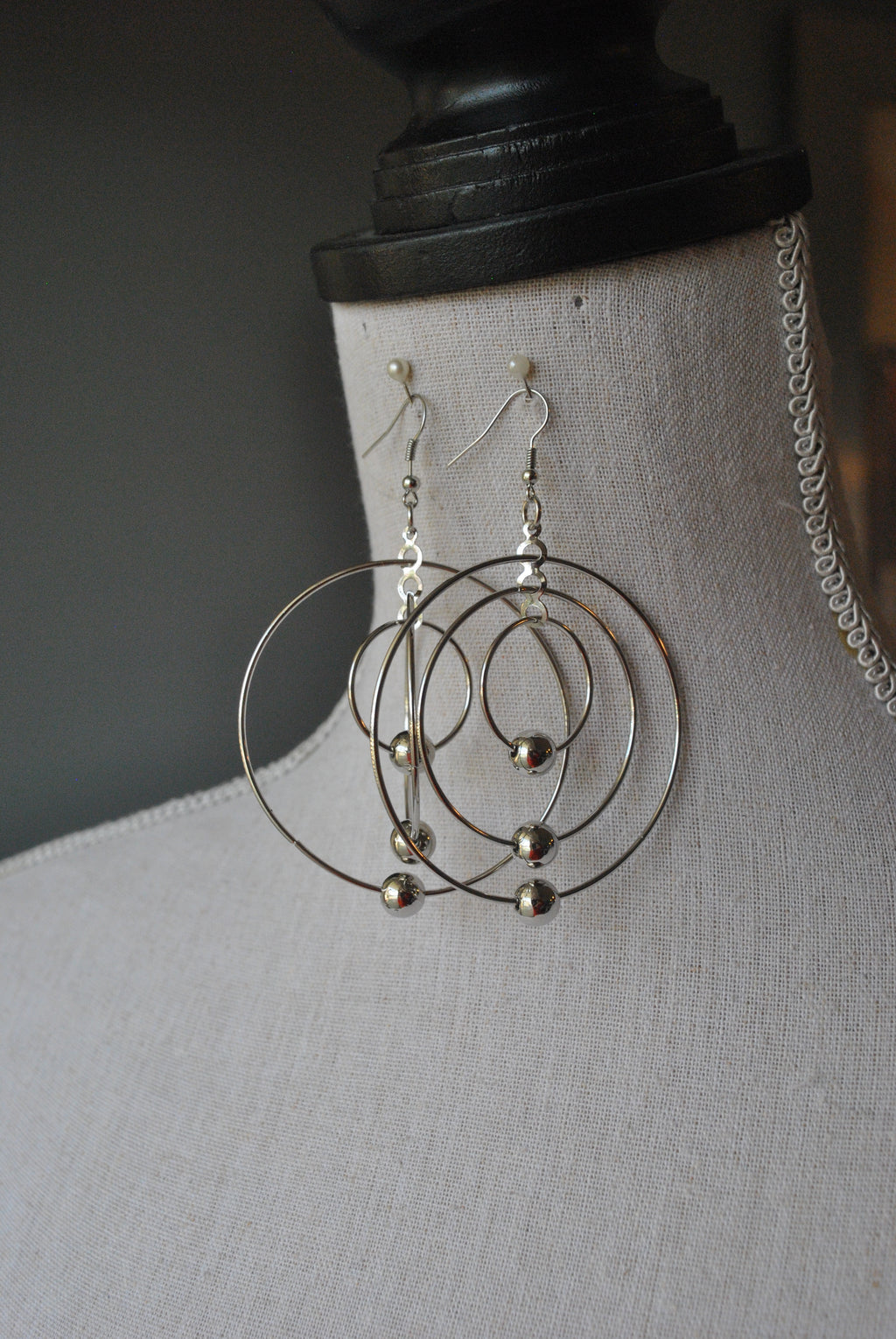 FASHION COLLECTION - SILVER COLOR HOOPS EARRINGS